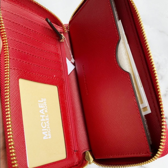 Sale‼️‼️Michael Kors Phone Wristlet Wallet - Picture 6 of 8